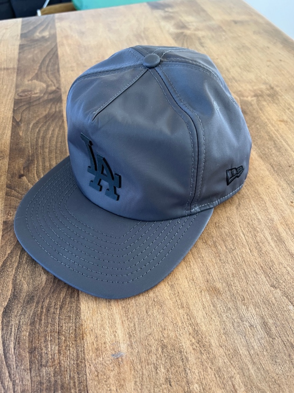 MLB Los Angeles Dodgers Black and Grey Nylon Logo Cap - Picture 2 of 7